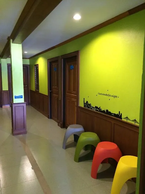 K2 Backpacker Hostel Khao Lak