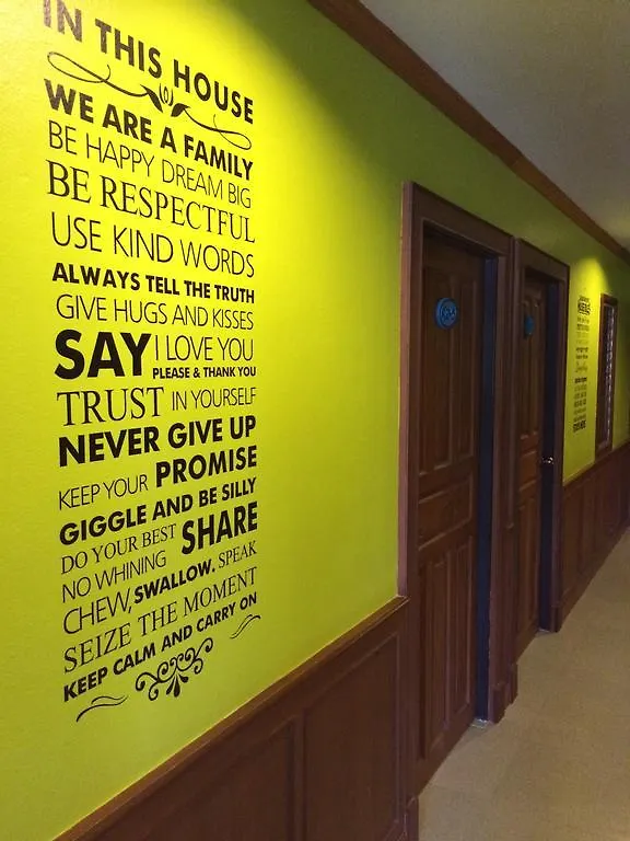 K2 Backpacker Hostel Khao Lak