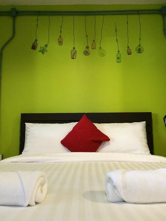 K2 Backpacker Hostel Khao Lak 0*,