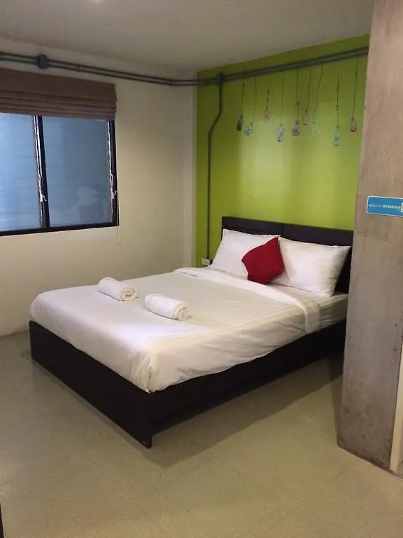 K2 Backpacker Hostel Khao Lak