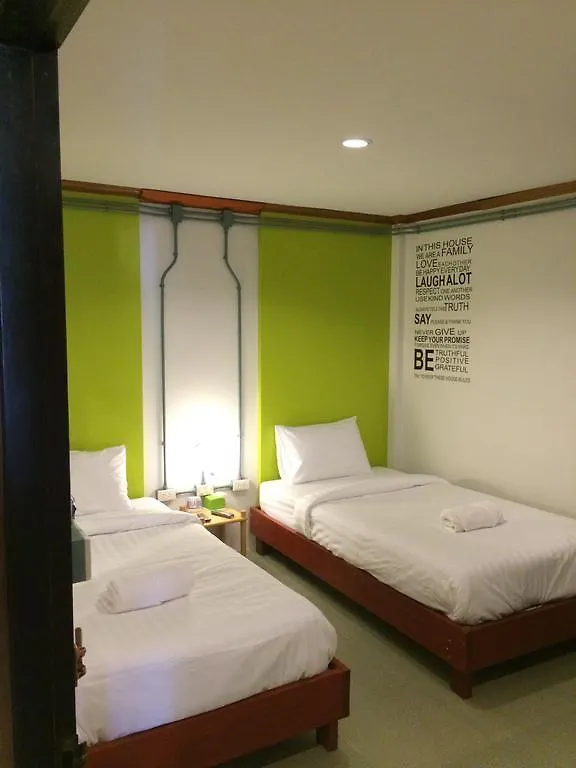K2 Backpacker Hostel Khao Lak 0*,