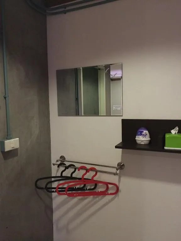 K2 Backpacker Hostel Khao Lak