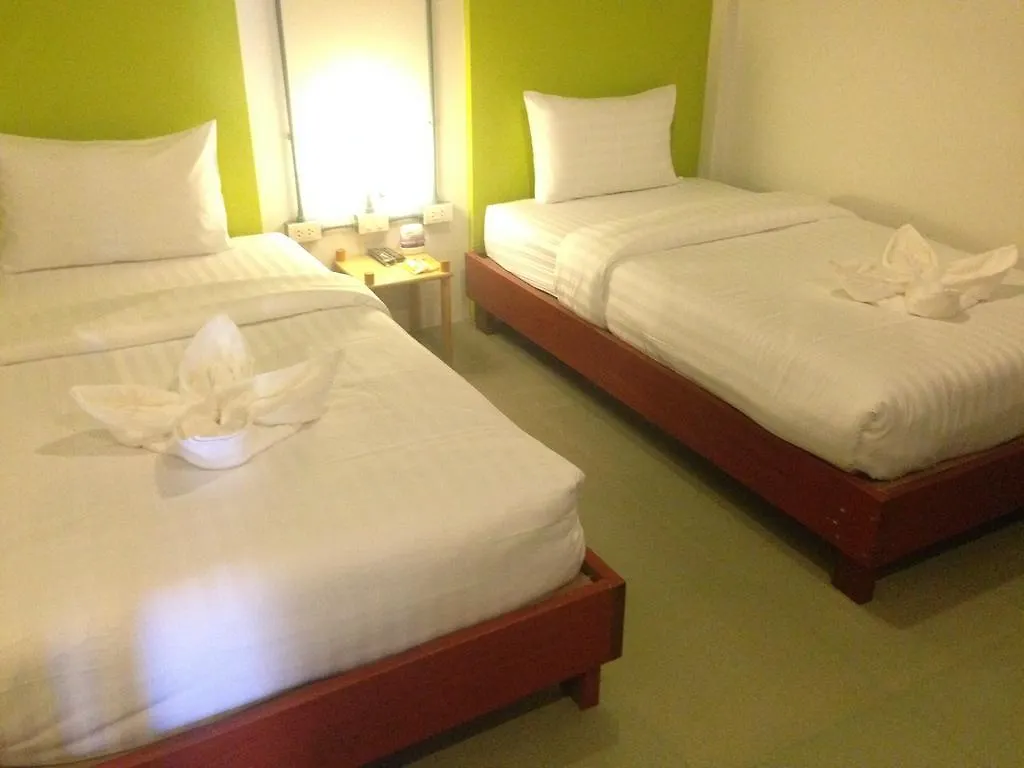 K2 Backpacker Hostel Khao Lak