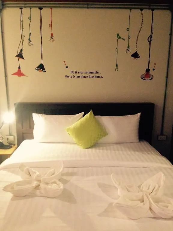 K2 Backpacker Hostel Khao Lak