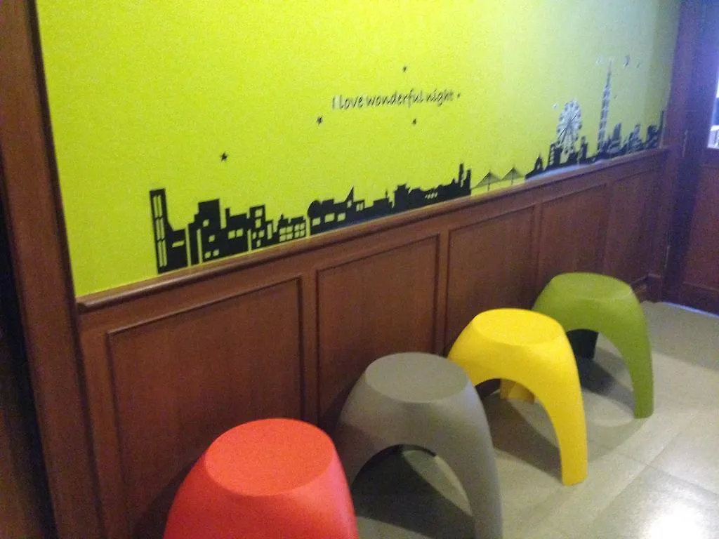 K2 Backpacker Hostel Khao Lak