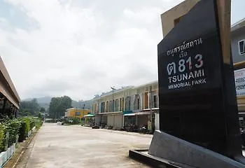 K2 Backpacker Hostel Khao Lak