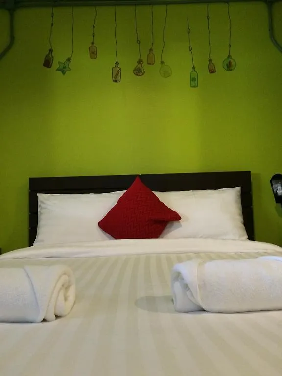 K2 Backpacker Hostel Khao Lak 0*,  Tajlandia