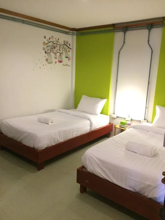 K2 Backpacker Hostel Khao Lak