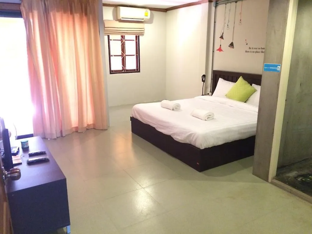K2 Backpacker Hostel Khao Lak Tajlandia