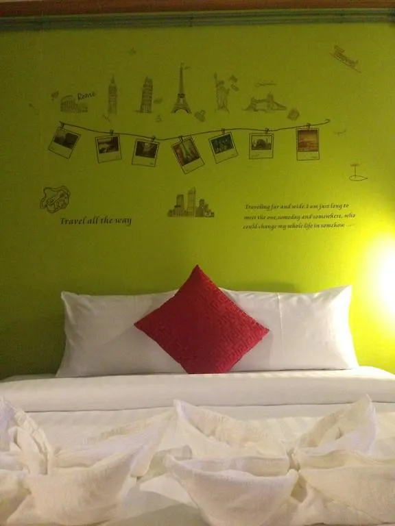 K2 Backpacker Hostel Khao Lak